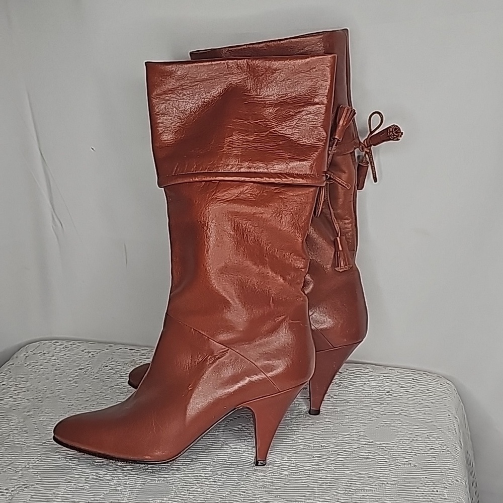 Caressa soft leather pull on heeled boots with tassels made in Spain sz 7